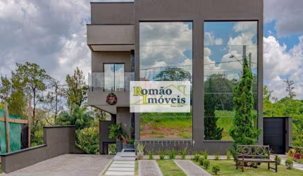 Casa de Alto Padrão em Condomínio em Atibaia– O Paraíso dos Amantes de Carros!
