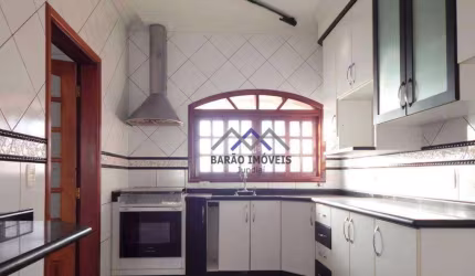 Casa  Sobradada  de 3 dormitórios na Cidade Jardim II