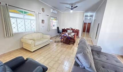 Casa com 4 dormitórios à venda, 205 m² por R$ 750.000,00 - Jardim Britânia - Caraguatatuba/SP