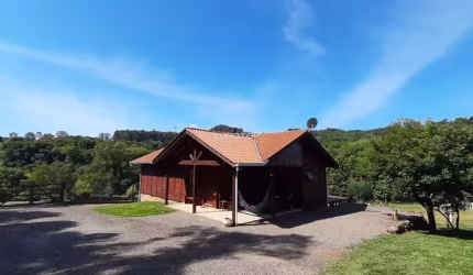 Lindo sítio com casa de 3 dormitórios!