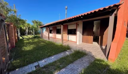 Casa com 2 terrenos e 8 dormitórios