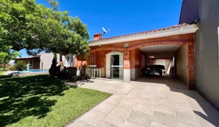 Casa com 2 terrenos na Praia de Mariápolis