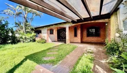 Casa na Praia, 4 dormitórios, boa localização