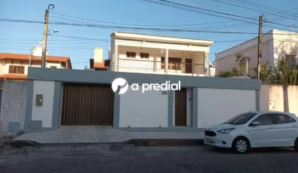 Excelente duplex com 228m² construída, (12x25) sendo 3 suítes com varandas, suíte máster com closet