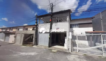 CASA RESIDENCIAL NA MARAPONGA