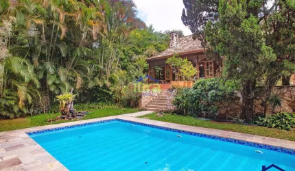 Casa à venda 5 Quartos, 3 Suites, 3 Vagas, 4400M², Nova Fazendinha, Carapicuíba - SP