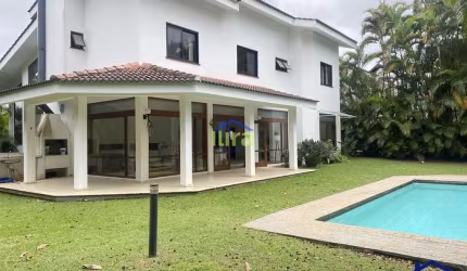 Casa à venda de 790M²,  4 Dormitórios, 2 suites, lareira, piscina, 4 vagas,no Residencial 2, Alphav