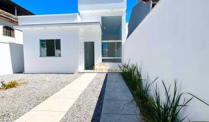 Casa linear com 2 quartos independente à venda, próximo da rodovia, 65 m² - Extensão Serramar - Rio das Ostras/RJ