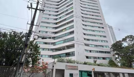 Apartamento com aproximadamente 200m2, 4 quartos sendo 2 Suítes, 3 Vagas!