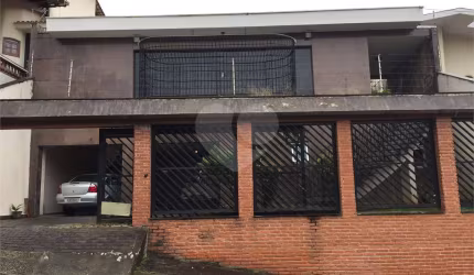 Sobrado com 3 quartos à venda ou para locação em Vila Irmãos Arnoni - SP