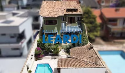 CASA ASSOBRADADA - VILA PETRÓPOLIS - SP