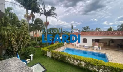 CASA ASSOBRADADA - JARDIM ITAPERI - SP