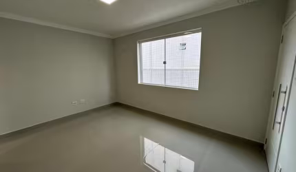 Vendo Apartamento Reformado, 02 Dormitórios, 01 suíte, Garagem, Frente para a rua com Sacada, Sem Elevador, Ponta da Praia, Santos