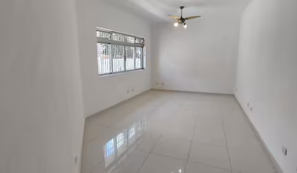 ALUGUEL DE CASA SOBRADO COMERCIAL OU RESIDENCIAL DE 250m2 NO BAIRRO DA APARECIDA EM SANTOS-SP
