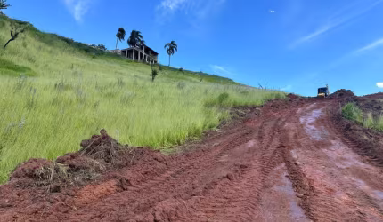 Terreno á venda para construção de chácara