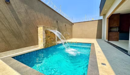 Belíssima casa com localização Privilegiada.