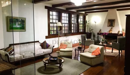 Casa à venda, 4 quartos, 1 suíte, 4 vagas, Mangabeiras - Belo Horizonte/MG