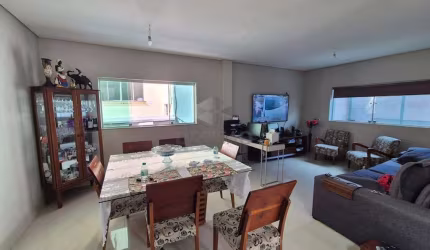Excelente casa em Santa Tereza.