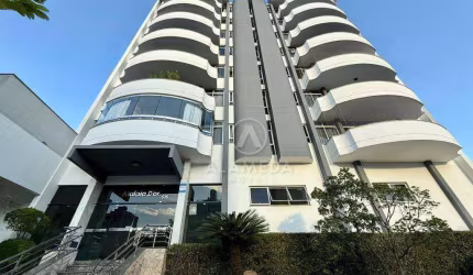 Apartamento com 2 suítes à venda por R$ 800.000 - Centro - Blumenau/SC