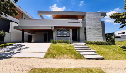 Casa térrea com 4 dormitórios e 300m² à venda no Urbanova