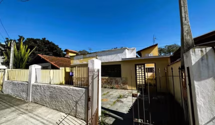GRANDE OPORTUNIDADE - CASA TÉRREA A VENDA COM 4 DORM, SENDO 2 SUÍTES, VILA BETÂNIA - ÓTIMA LOCALIZAÇÃO.