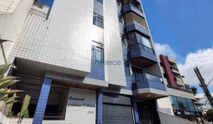 Cobertura duplex  com elevador e 02 vagas de garagem na Avenida Barão do Rio Branco