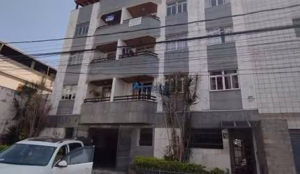 Cobertura de 4 quartos, 2 vagas no Morro da Glória!