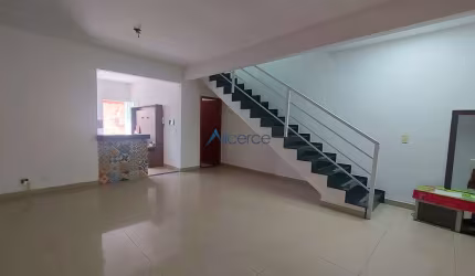 Casa dúplex 3 quartos com piscina