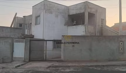 Casa com 5 dormitórios à venda, 160 m² por R$ 488.000 - Vila dos Eucaliptos - Salto/SP