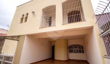 Casa com 4 quartos para locação em Centro - SP