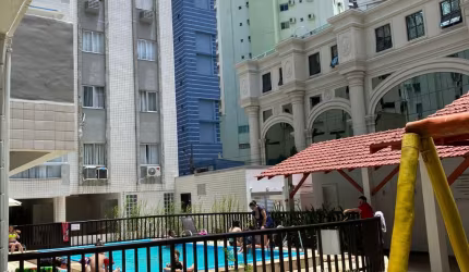 Apartamento para locação na quadra mar de Balneário Camboriú