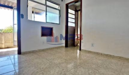 Casa para alugar na Rua Pracinha Dirceu de Almeida, 53, Pitangueiras, Rio de Janeiro, 22 m2 por R$ 700