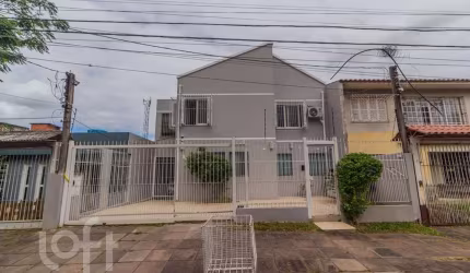 Casa com 3 quartos à venda na Rua Márcio Dias, 480, Nonoai, Porto Alegre, 230 m2 por R$ 1.300.000
