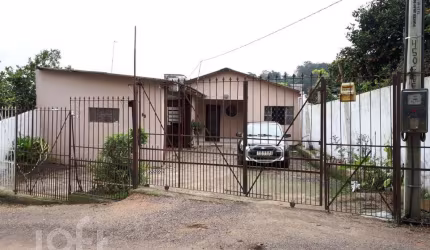 Casa com 3 quartos à venda na Estrada das Furnas, 65, Belém Velho, Porto Alegre, 380 m2 por R$ 300.000