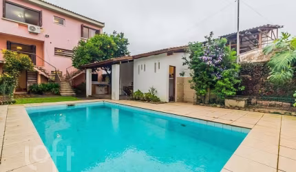 Casa com 3 quartos à venda na Rua Otávio Faria, 284, Teresópolis, Porto Alegre, 484 m2 por R$ 950.000