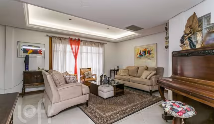 Casa com 4 quartos à venda na Rua Chile, 882, Petrópolis, Porto Alegre, 417 m2 por R$ 1.890.000