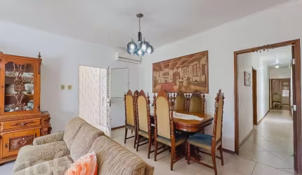 Casa com 4 quartos à venda na Rua Eurico Lara, 385, Medianeira, Porto Alegre, 272 m2 por R$ 789.900