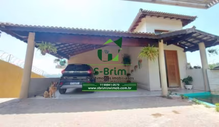Casa triplex à venda - Res. Country Felix - Bom Jesus dos Perdões