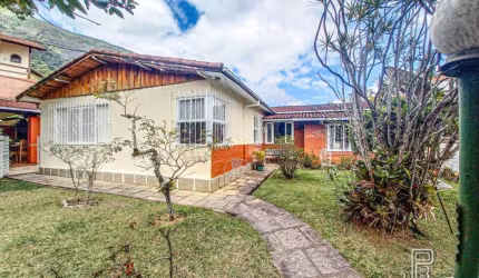 Casa à venda, 185 m² por R$ 810.000,00 - Araras - Teresópolis/RJ