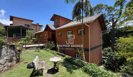 Casa com 4 dormitórios à venda, 245 m² por R$ 1.290.000,00 - Carlos Guinle - Teresópolis/RJ