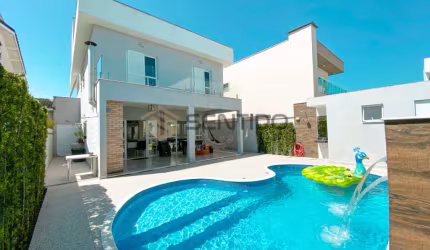 Sobrado Semimobiliado com 3 Suítes no Residencial Belize - Itanhaém SP - Litoral Sul