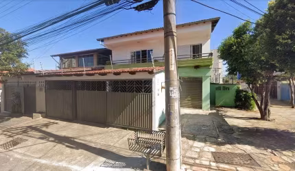 Sobrado com 04 quartos à venda, 395 m² por R$ 1.050.000 - Setor Central - Goiânia