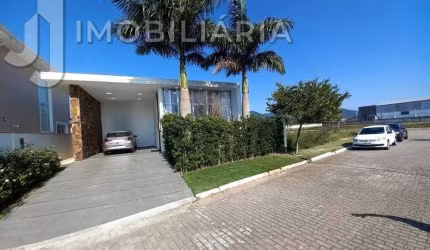 Casa Residencial com 2 quartos  à venda, 224.00 m2 por R$2100000.00  - Campeche - Florianopolis/SC