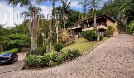 Casa Residencial com 8 quartos  à venda, 523.30 m2 por R$7200000.00  - Ponta Das  Canas - Florianopolis/SC