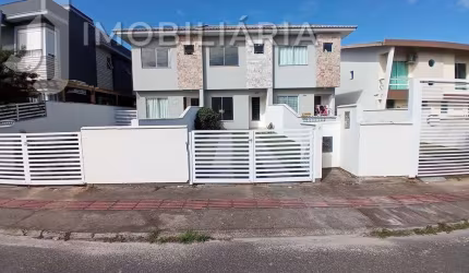 Sobrado com 2 quartos  para alugar, 70.00 m2 por R$2800.00  - Sao Joao Do Rio Vermelho - Florianopolis/SC