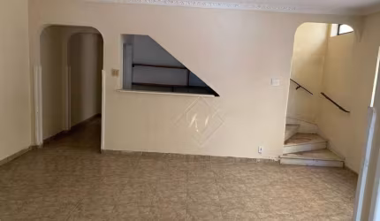 Maravilhoso sobrado, super amplo, a 2 quadras da praia, no coração do Boqueirão!!!
