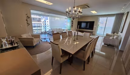 Maravilhoso apartamento, de frente, sol da manhã, porteira fechada, com lazer, a 2 quadras da praia!!!
