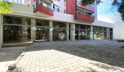 Excepcional Loja comercial em ótima localização na Av Medianeira.