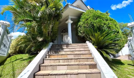 Casa Alto Padrão no Bairro Nossa Senhora de Lourdes.