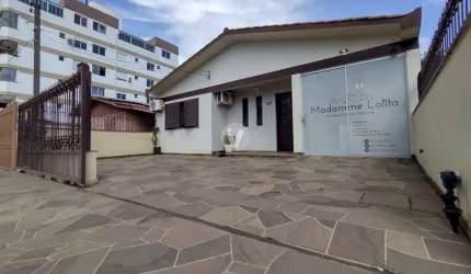 Casa 3 dormitórios em Camobi
